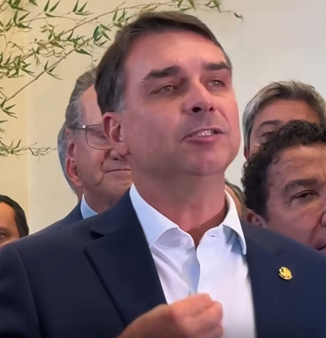 Pré-campanhas avaliam efeitos de Flávio e Vorcaro em SC; investigação sobre emendas; Carlos Bolsonaro ataca Zema — e outros destaques - Santa Catarina em Pauta